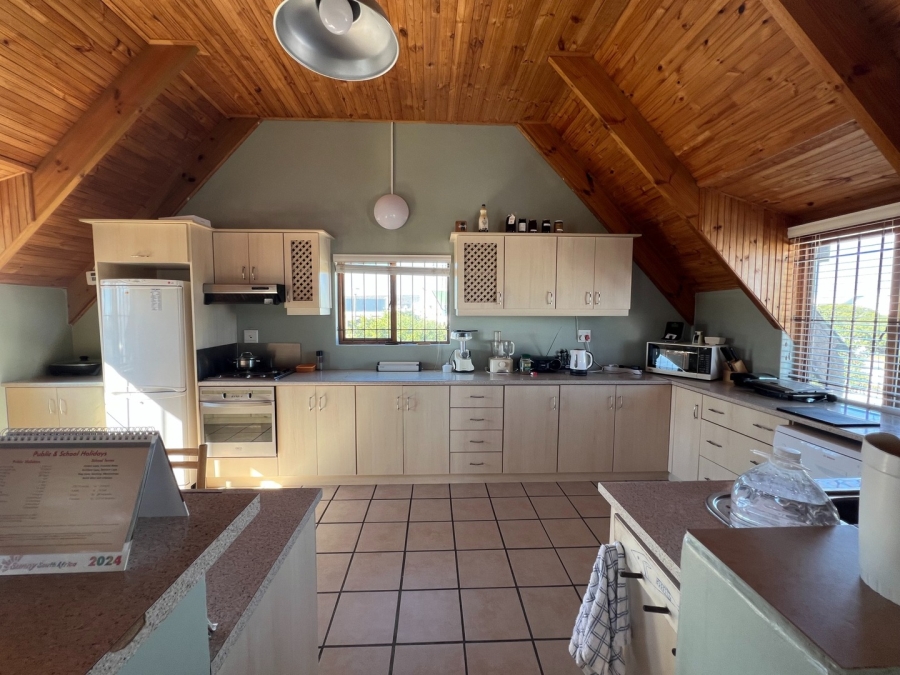 6 Bedroom Property for Sale in Jacobsbaai Western Cape